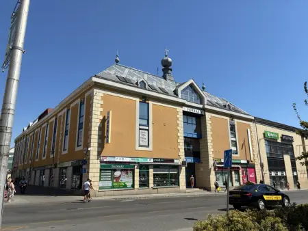 Eladó üzlet, Pécs 1 szoba 46 m² 47.9 M Ft