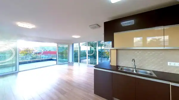 Kiadó újszerű téglalakás, Pécs 2 szoba 85 m² 380 E Ft/hó + Áfa